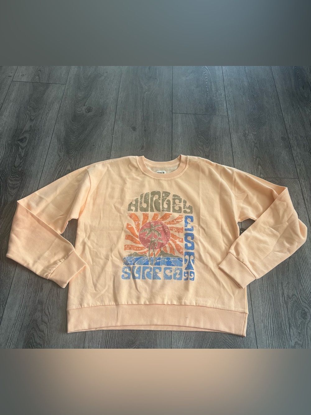 Hurley Peach Graphic Pullover Sweatshirt with Surf Print